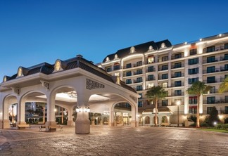 Fachada do Disney’s Riviera Resort em Orlando