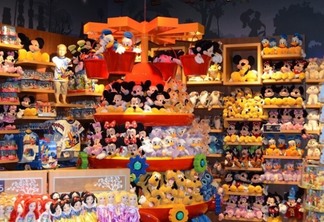Produtos da loja Disney Store em Orlando