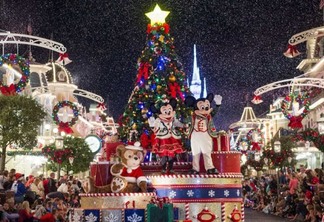 Mickey's Once Upon a Christmastime Parade no Disney Magic Kingdom