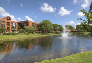 Área do hotel Clarion Inn Lake Buena Vista em Orlando