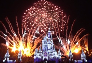 Minnie's Wonderful Christmastime Fireworks Show na Disney Orlando