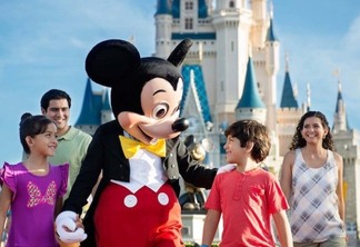 Mickey com família na Disney Orlando