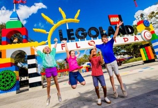Crianças no festival Awe-Summer Celebration no Legoland Florida