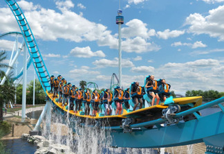 Simulação da montanha-russa Pipeline: The Surf Coaster no SeaWorld em Orlando