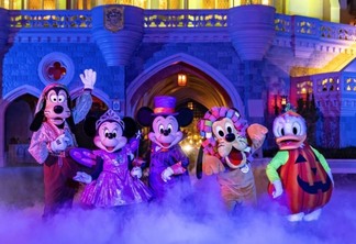Personagens no Halloween na Disney Orlando
