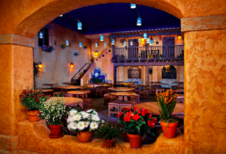 Decoração do restaurante Pecos Bill Tall Tale Inn and Cafe no Magic Kingdom da Disney Orlando