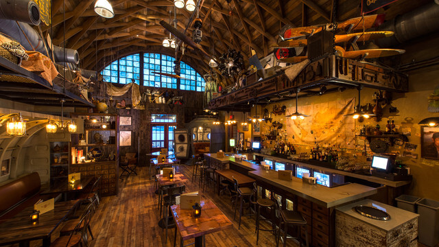 Restaurante e bar do Indiana Jones Jock Lindsey’s Hangar em Orlando