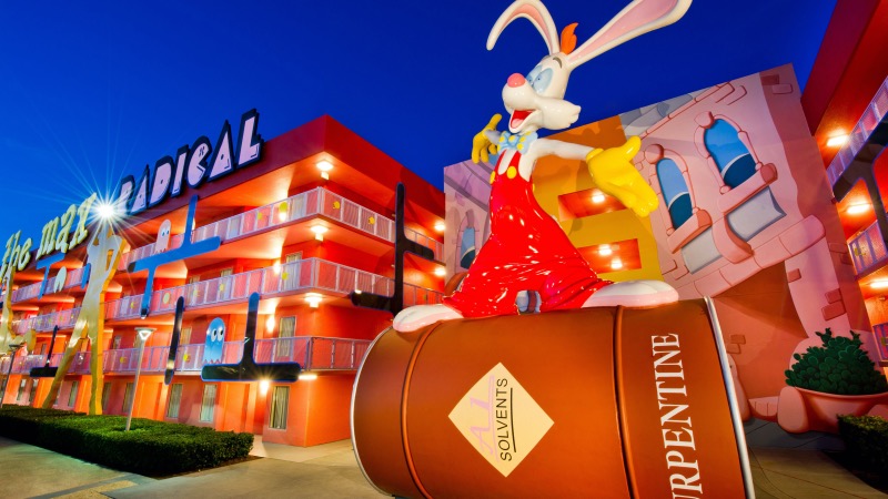 Decoração externa do hotel Pop Century Resort da Disney em Orlando