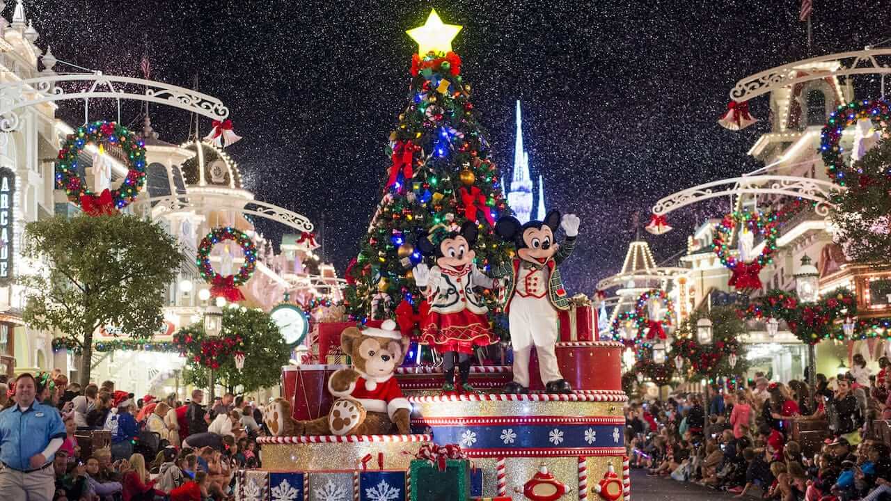 Mickey’s Once Upon a Christmastime Parade no Disney Magic Kingdom
