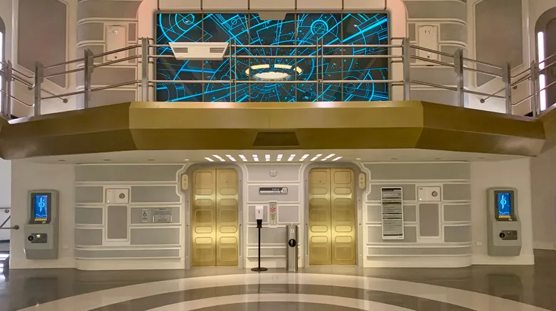 Parte do lobby do hotel Star Wars: Galactic Starcruiser na Disney Orlando
