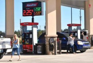 Como abastecer o carro em Orlando: posto de gasolina