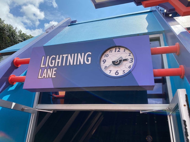 Fila Lightning Lane no parque da Disney Orlando