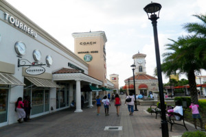 Dicas de segurança para brasileiros em Orlando: compras