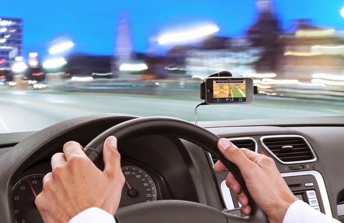 Celular e GPS no carro