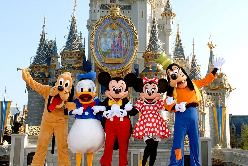 Personagens da Disney no parque Magic Kingdom em Orlando