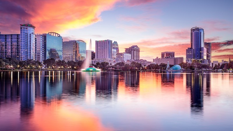 Pôr do sol no Lake Eola em Orlando