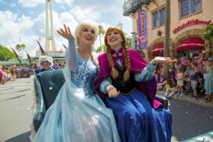 Como falar com personagens da Disney no Bedtime Hotline: Anna e Elsa de Frozen