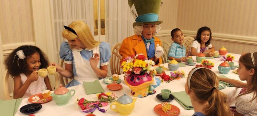 Restaurantes da Disney com personagens: Wonderland Tea Party