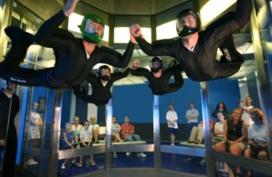 International Drive em Orlando: simulador de salto de para-quedas iFly