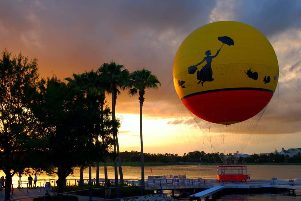 Pedido de casamento no passeio de balão na Disney Springs em Orlando