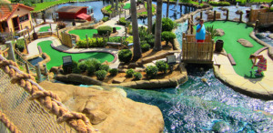 7 lugares legais na International Drive Orlando: Pirate's Cove Adventure Golf