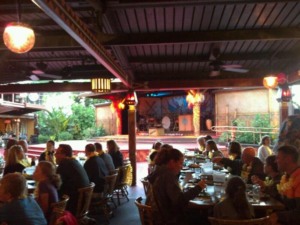 Jantar havaiano na Disney em Orlando: restaurante Ohana