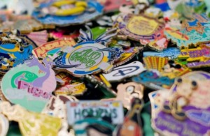 Comprar lembrancinhas nas melhores lojas Disney: Disney's Pin Traders