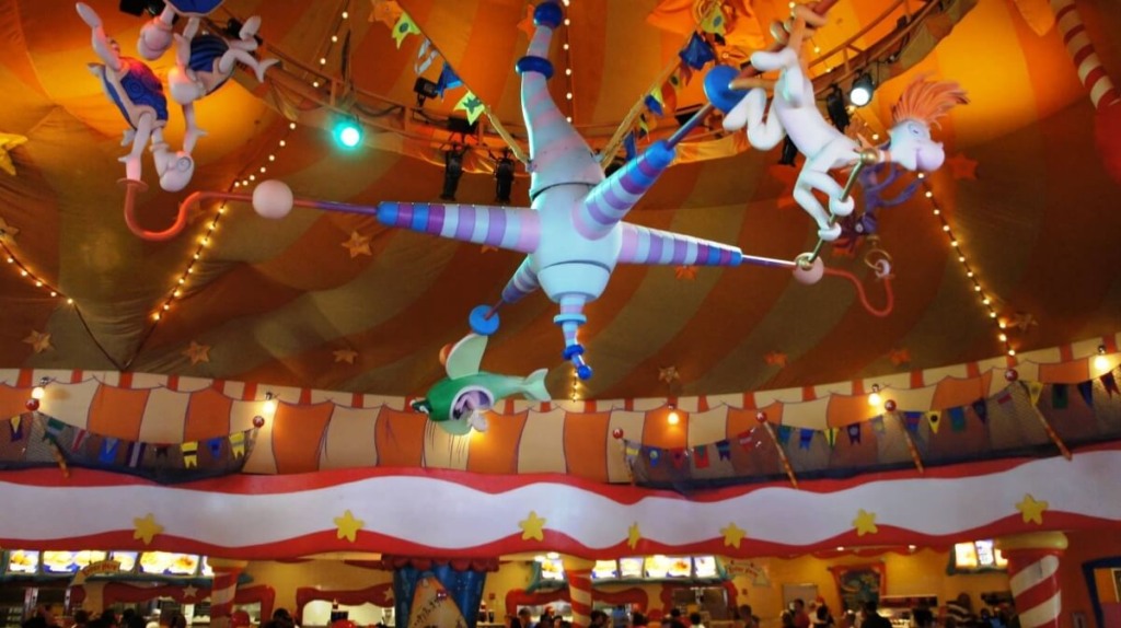 Circus McGurkus Cafe Stoopendous no Parque Islands of Adventure Orlando