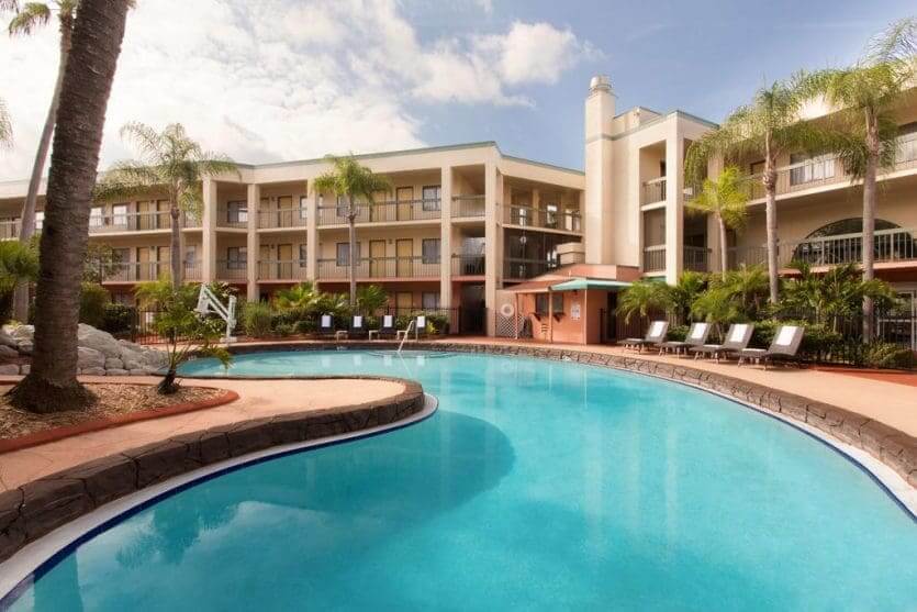 Hotel Baymont Inn & Suites Tampa near Busch Gardens