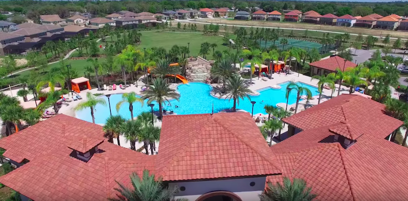 Área do condomínio de casas Solterra Resort em Orlando