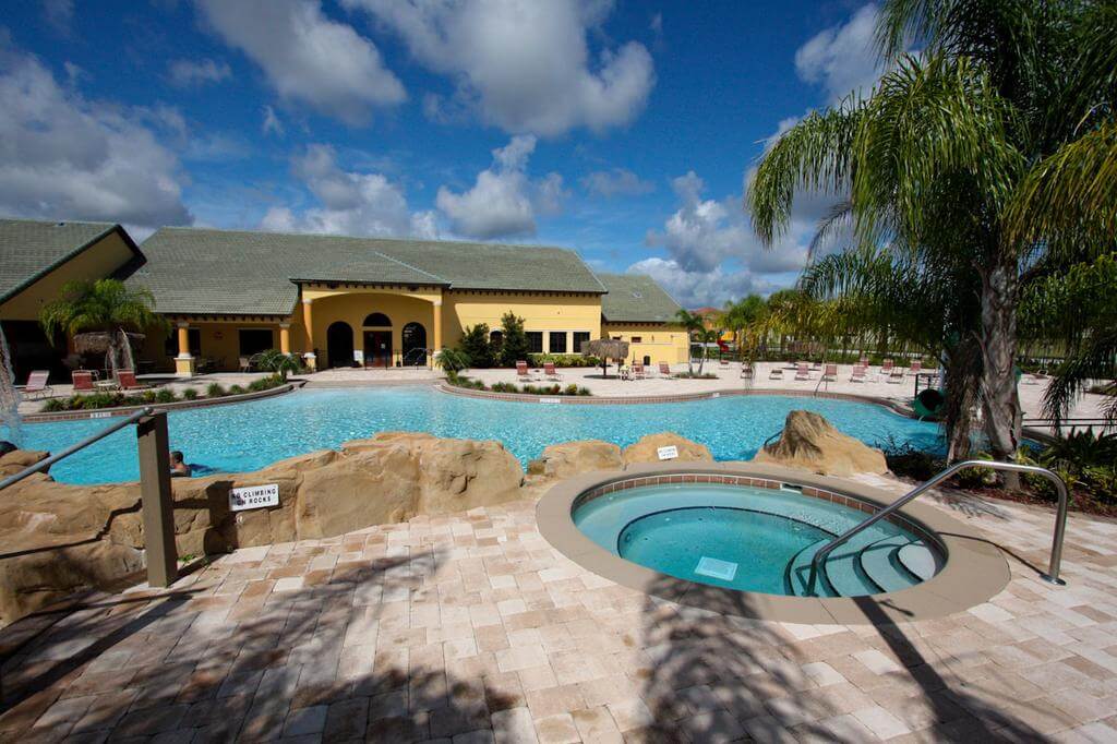 Condomínio de casas Paradise Palms Resort em Orlando: piscina