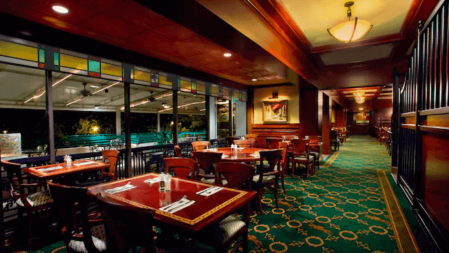 Restaurante The Turf Club Bar & Grill no Disney's Saratoga Springs Resort & Spa