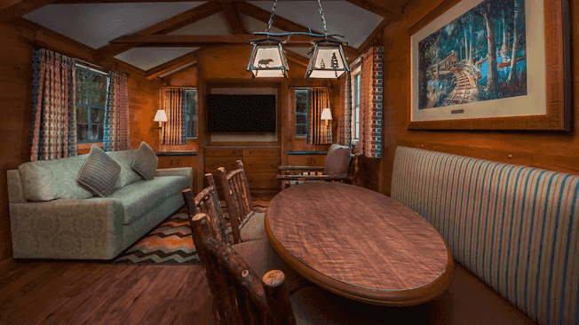 Sala de estar da Cabana no The Campsites e Cabins no Disney's Fort Wilderness Resort