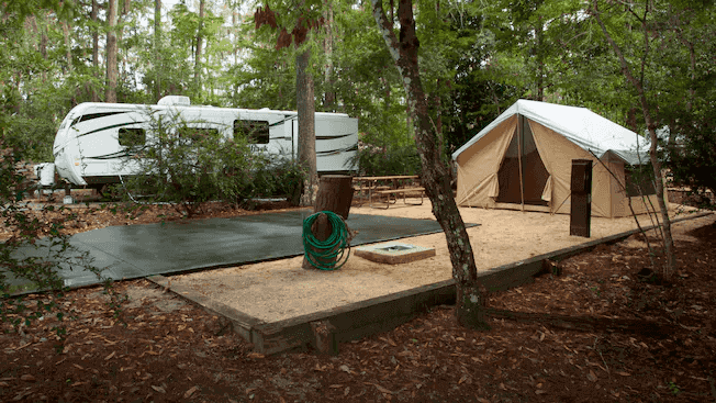 Área de acampamento no The Campsites e Cabins no Disney's Fort Wilderness Resort