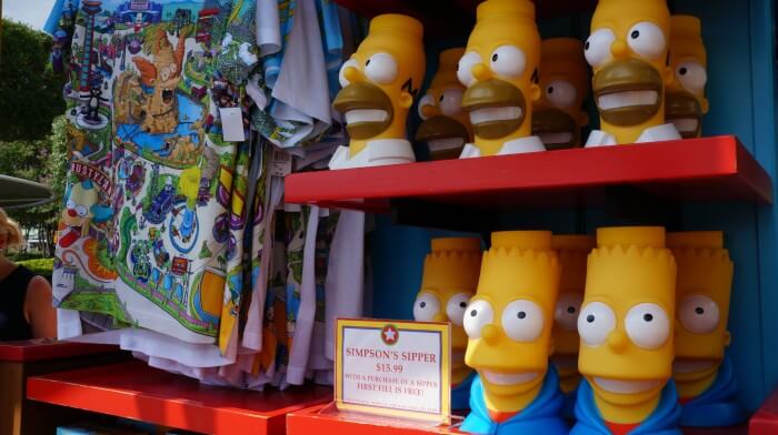 Copo com refil de bebidas dos Simpsons no parque Universal Studios em Orlando