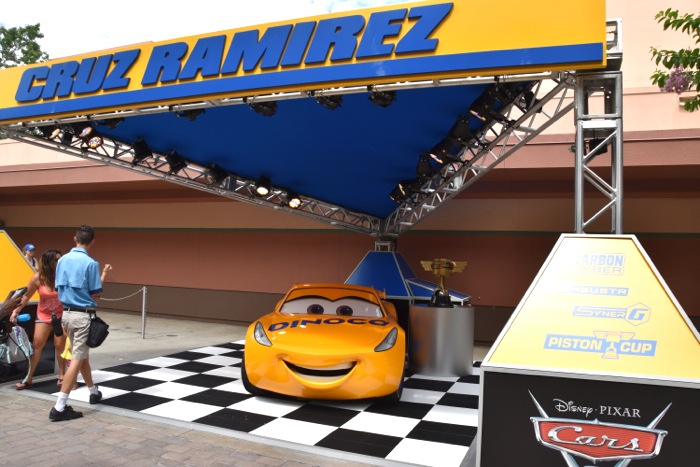 Cruz Ramirez no Lightning McQueen’s Racing Academy no Disney's Hollywood Studios