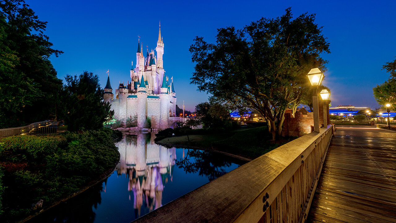 Parque Magic Kingdom da Disney Orlando à noite