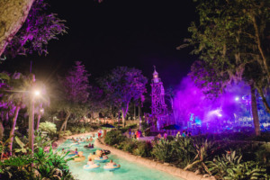 H2O Glow Nights no Typhoon Lagoon em Orlando em 2020: piscina do parque aquático Typhoon Lagoon