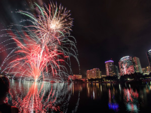 Onde assistir aos fogos de artifício de 4 de julho em Orlando: Lake Eola Park