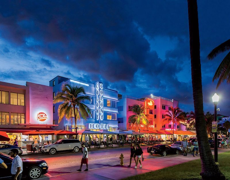 Art Deco District à noite em Miami