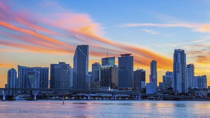 Pôr do sol na cidade de Miami
