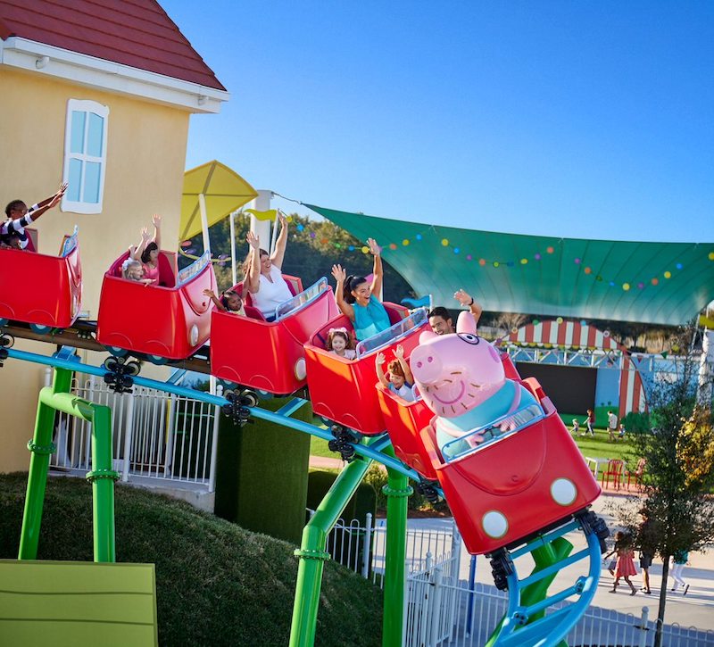 Daddy Pig's Roller Coaster no Parque da Peppa Pig no Legoland Florida Resort