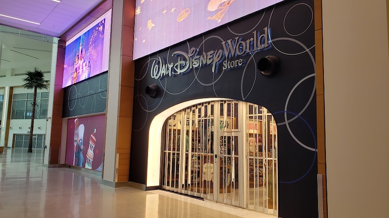 Entrada da Walt Disney World Store no Aeroporto de Orlando