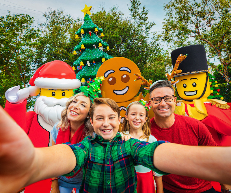 Família no Holidays at Legoland no parque Legoland Florida