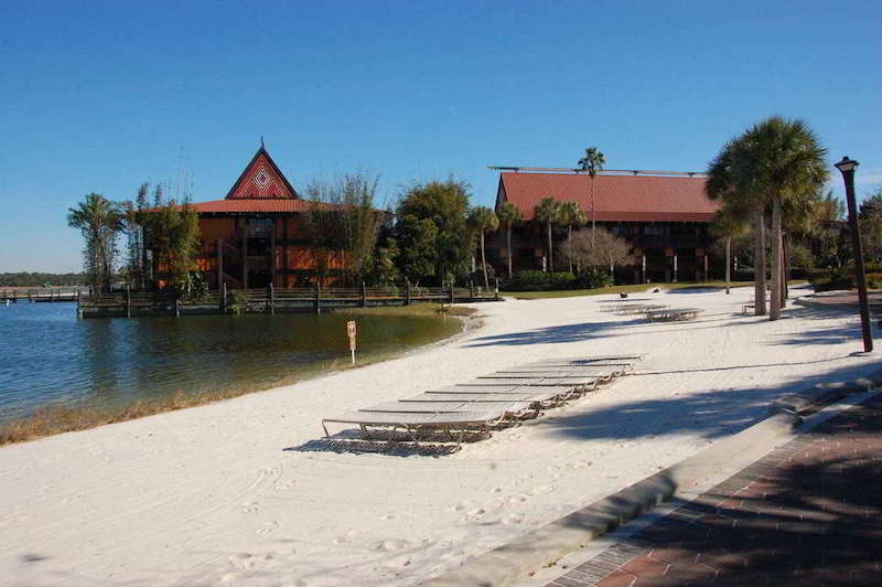 Praia artificial no Disney's Polynesian Village Resort em Orlando
