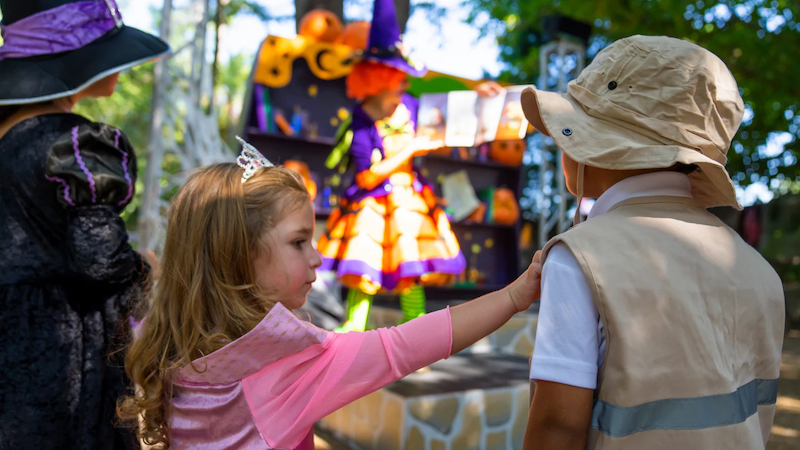 Crianças fantasiadas no Halloween Spooktacular no Busch Gardens Tampa Bay