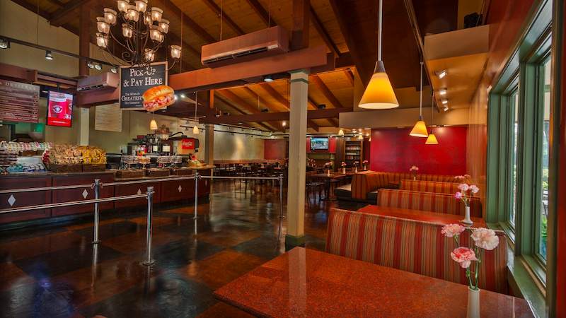 Interior do restaurante Earl of Sandwich na Disney Springs em Orlando