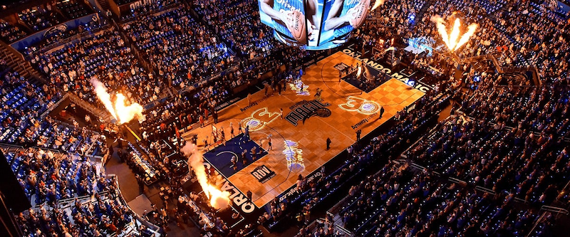 Arena Kia Center durante jogo de basquete da NBA do Orlando Magic